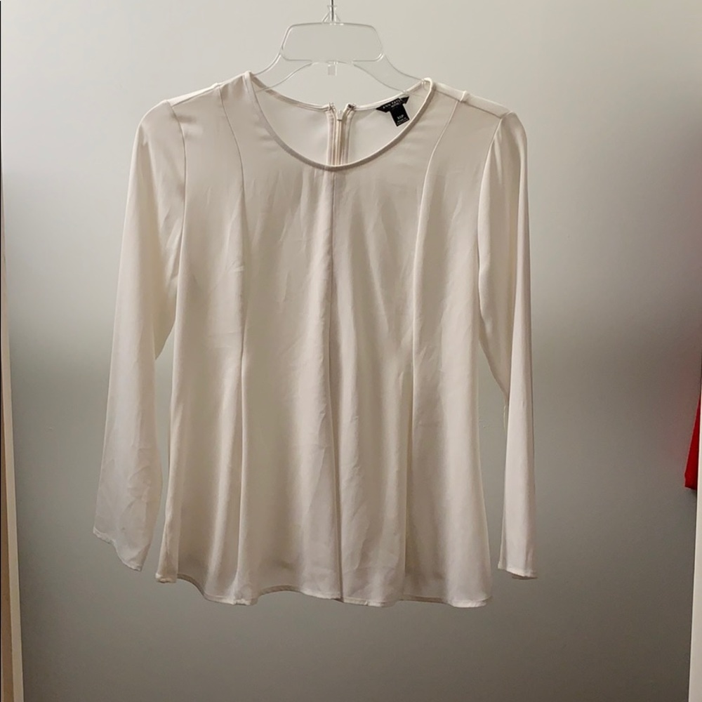Anne Taylor créme long sleeve blouse